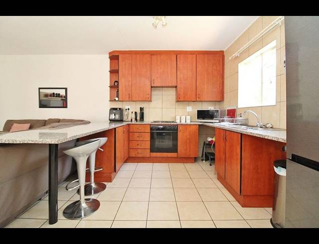 2 BEDROOM TOWNHOUSE FOR SALE IN GREENSTONE HILL